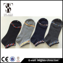 2015 Kundenspezifische Art und Weise weiche Kinder Socken Berufsfabrik